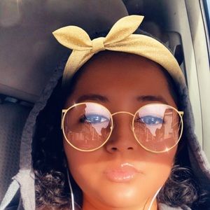 Meet your Posher, Raquel